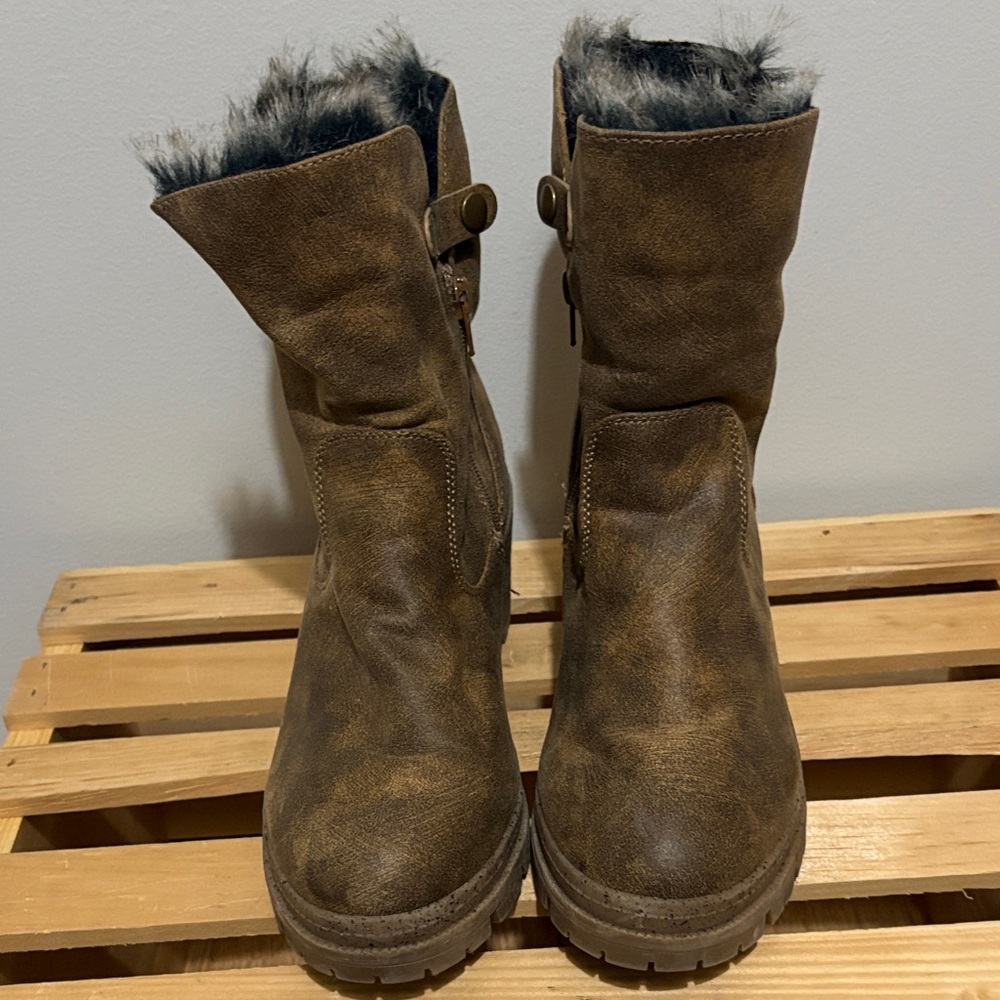 Very G Brown Faux Fur Winter Boots